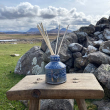 Load image into Gallery viewer, Ceramic Diffuser Pot - Ali Mac Candles